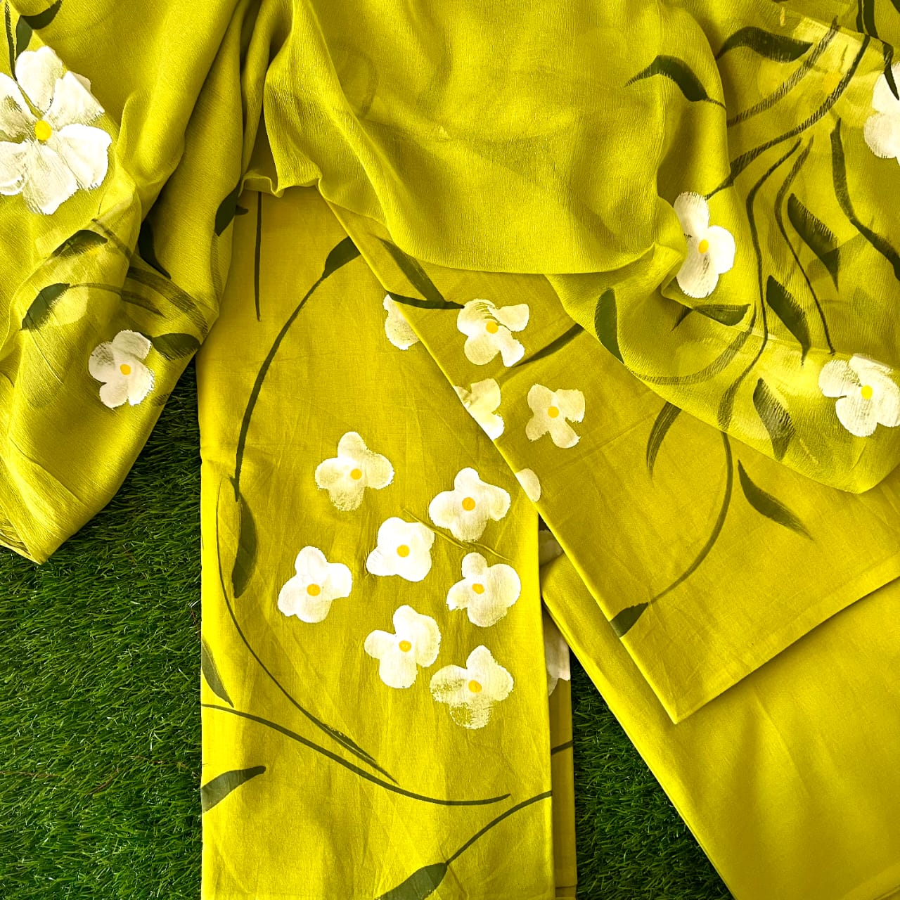 Pure Cotton Unstitched Suit With Chiffon Dupatta