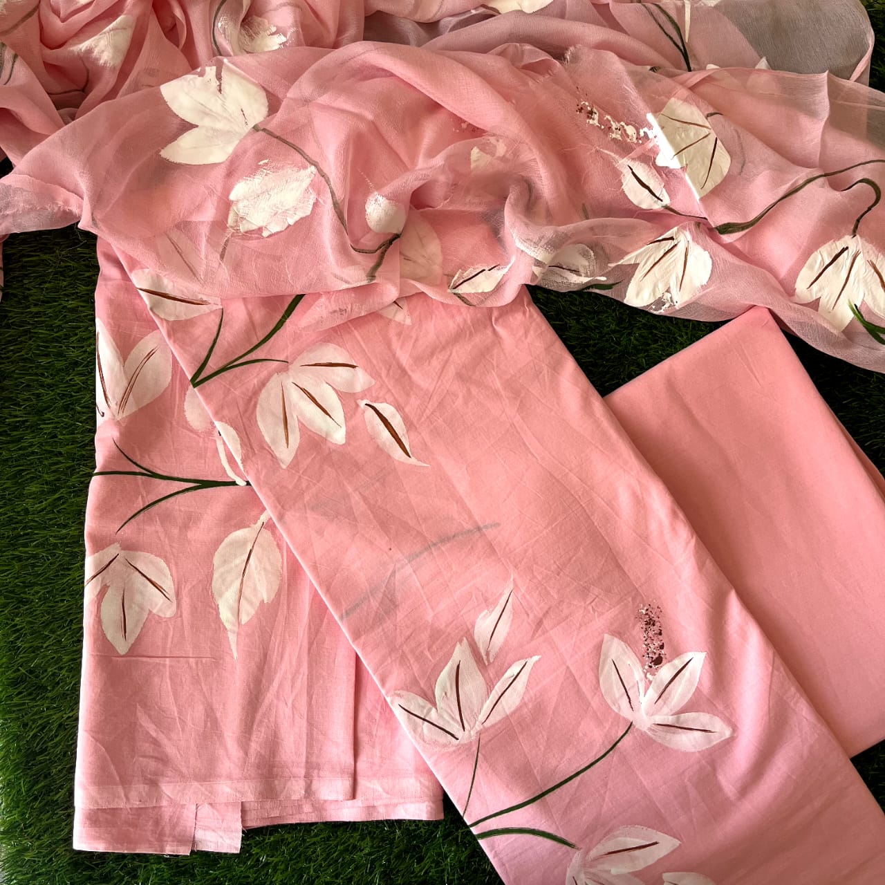 Pure Cotton Unstitched Suit With Chiffon Dupatta