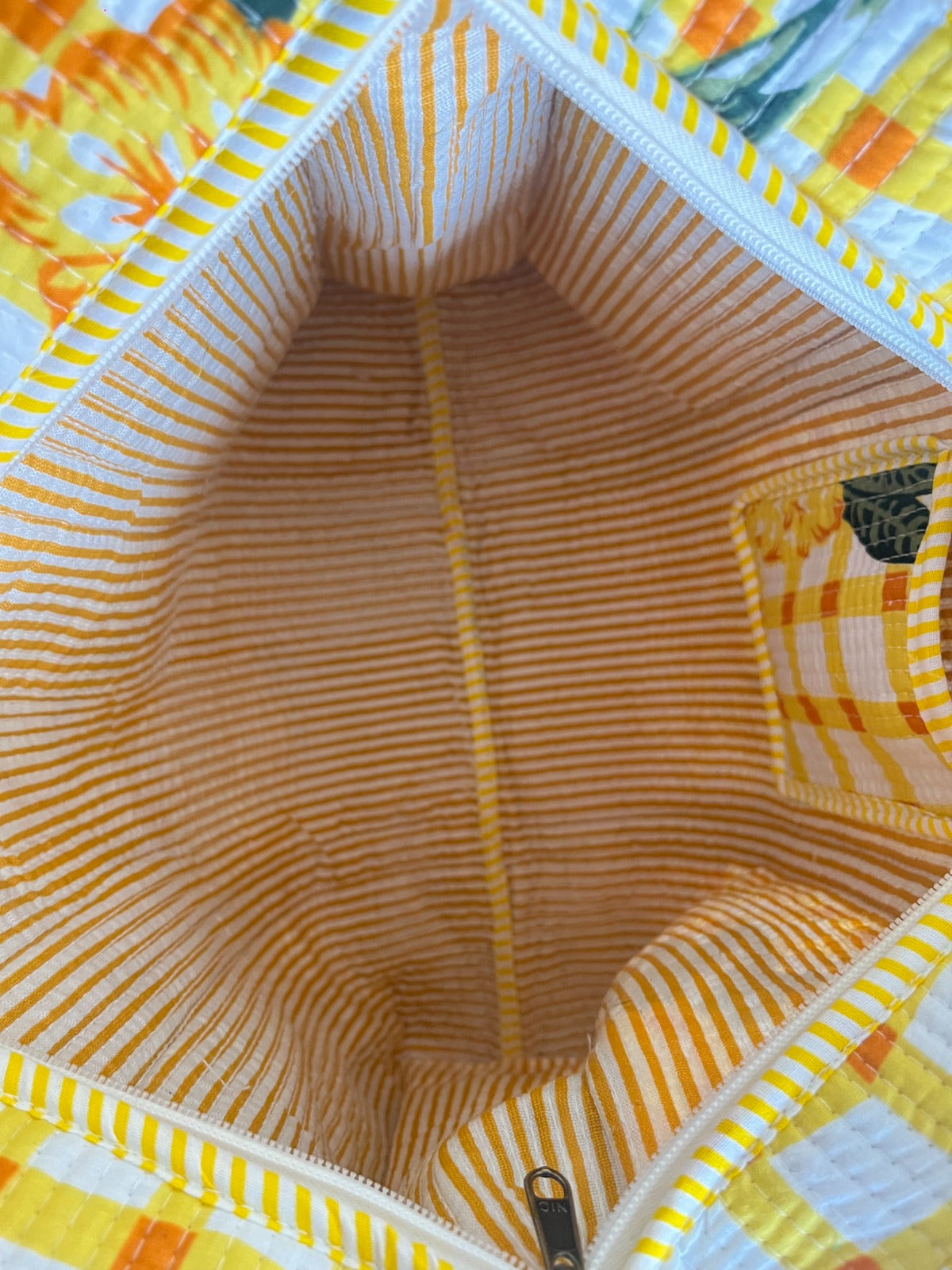 Sunlit Gingham Garden Tote and Pouches (With Zipper)