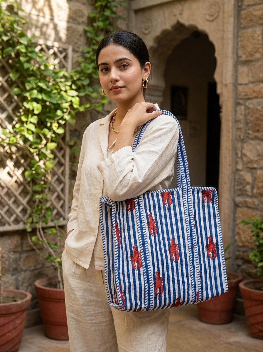 The Lobster Bay Tote (With Zipper)