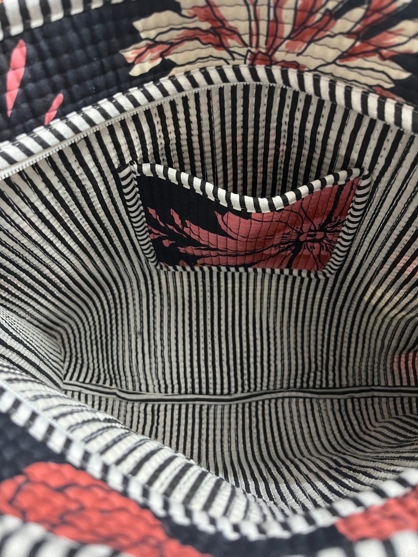 The Petal Story Tote (With Zipper)
