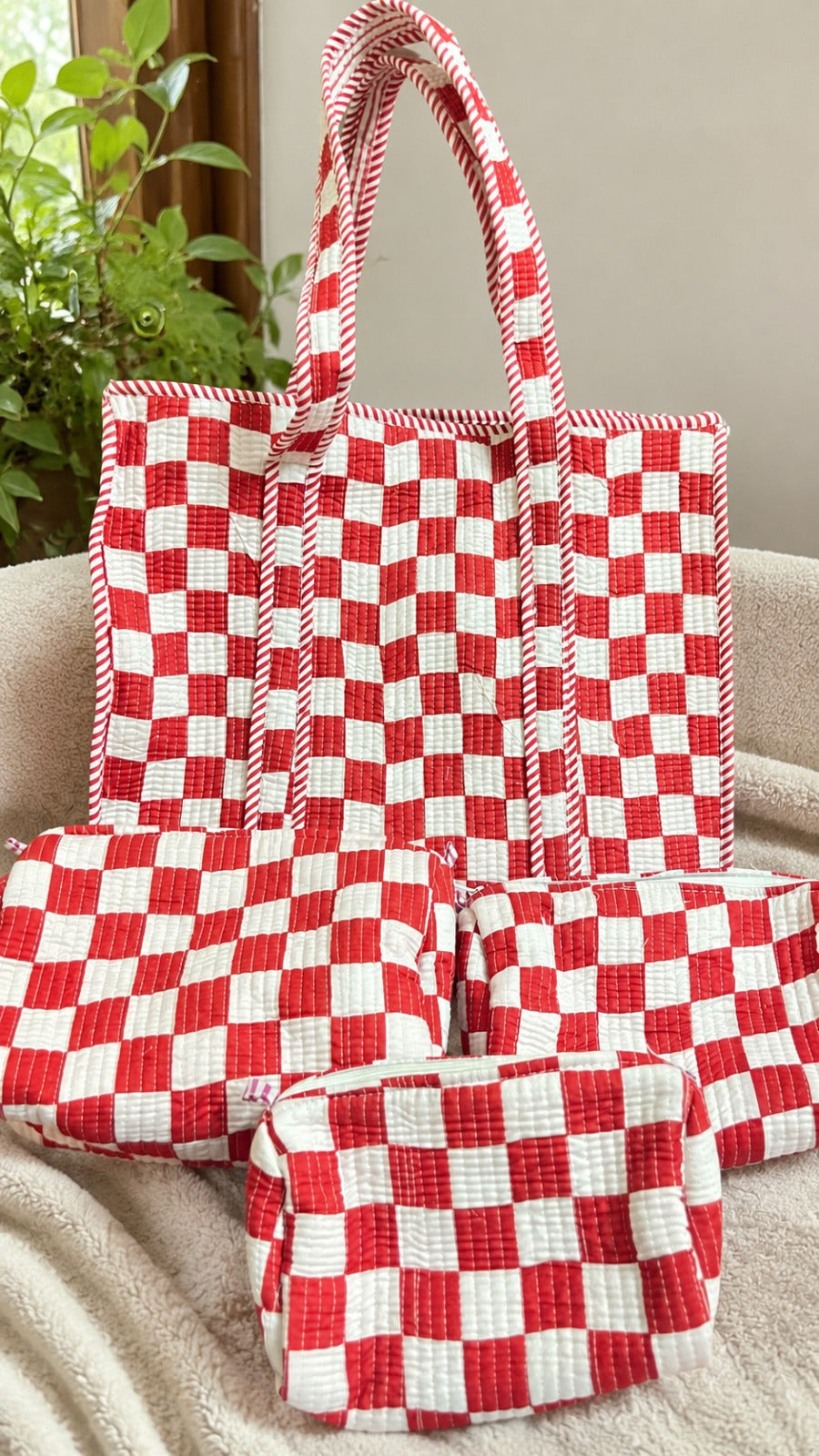 The Verona Tote and Pouches (With Zipper)